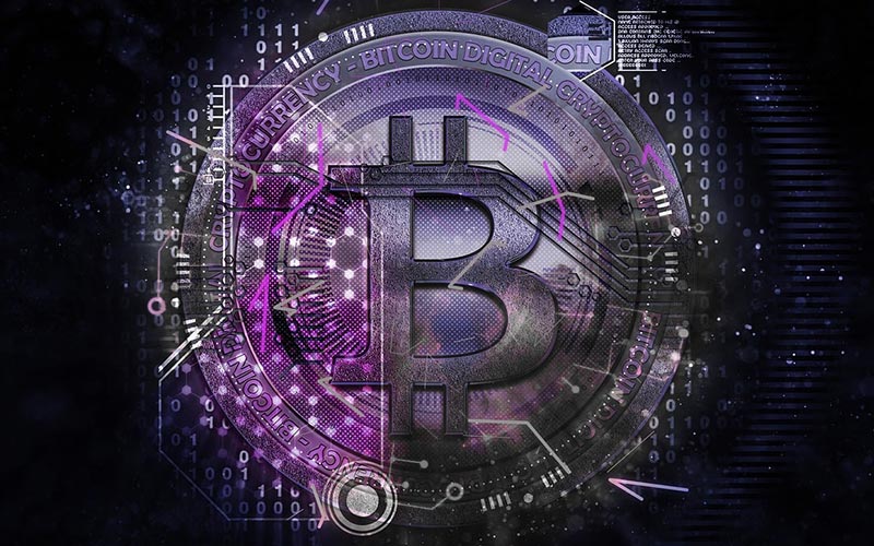 美联航航班万米高空挡风玻璃遭不明物体撞击，NTSB 调查是否为太空碎片