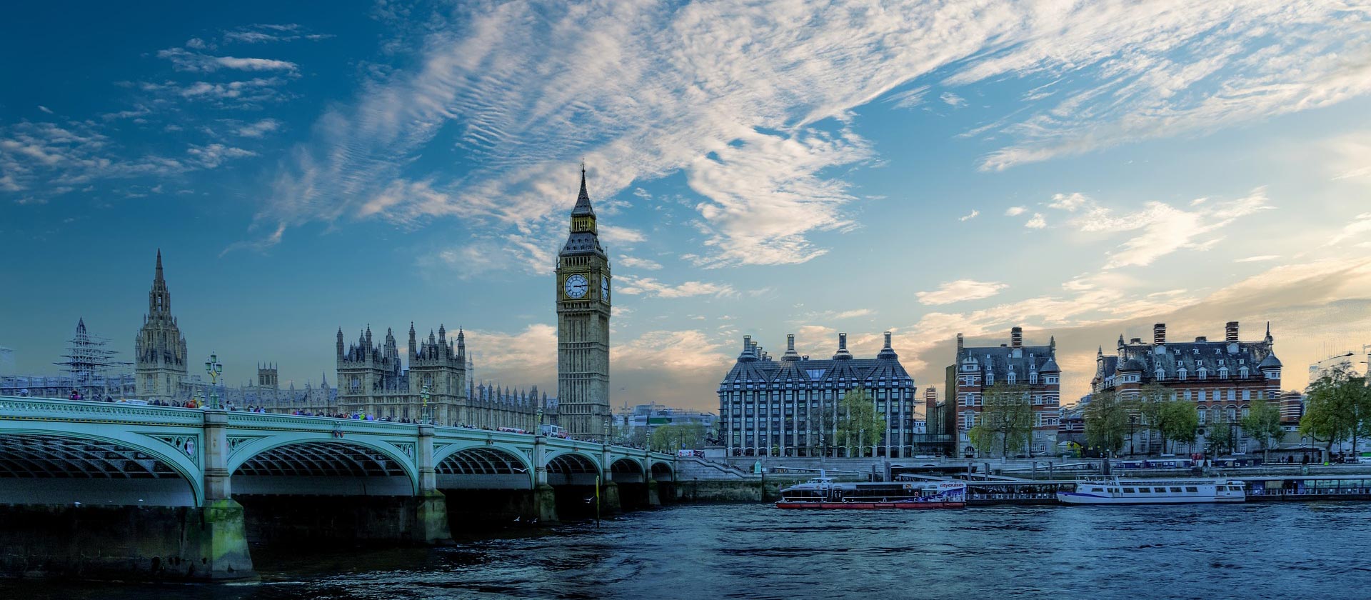 服務創造價值，存在造就未來